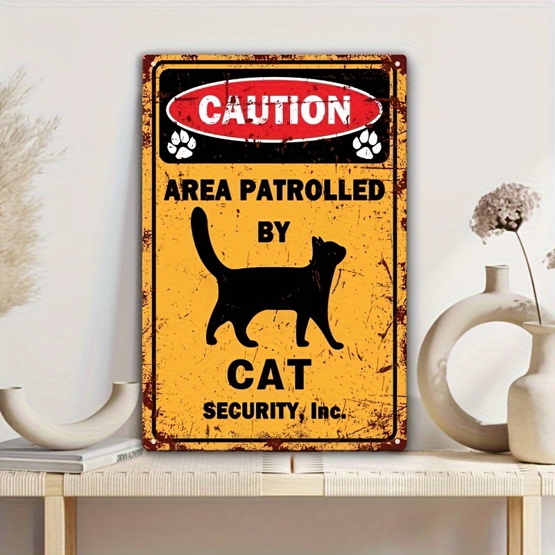 Home Yard Security - ป้ายโลหะวินเทจ ระวังพื้นที่นี้มีแมว ป้องกันโดยบริษัทแคท ซีเคียวริตี้ อิงค์ ป้ายเตือนสไตล์เรโทร
